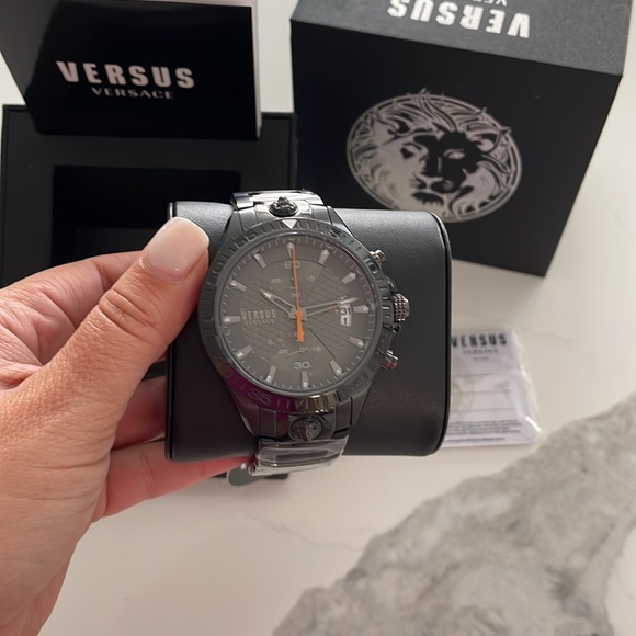 Versace Watch - Picture 5 of 11